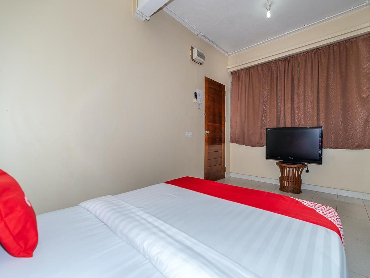Oyo 89932 Dd Homestay Кота-Кінабалу Екстер'єр фото